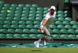  德约科维奇重返赛场，表现优异首场状态出色，TL观众沸腾！热度持续攀升