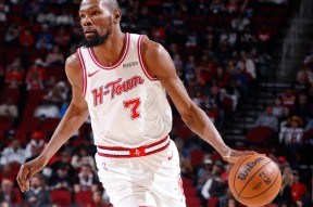  杜兰特爆冷击败西班牙队,回归赛场引爆全场视频 