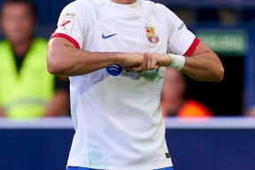  莱万多夫斯基2020进球数 