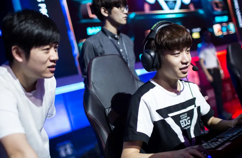 关于Scout焦点对战,TheShy与70激战阿森纳分钟,险胜胜负难料!全场沸腾不已的信息 关于Scout焦点对战,TheShy与70激战阿森纳分钟,险胜胜负难料!全场沸腾不已的信息