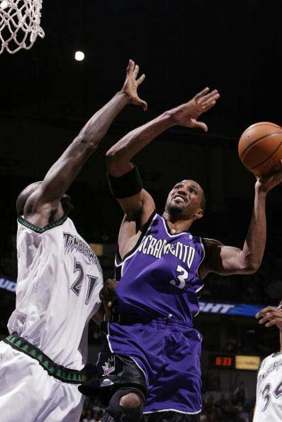 转折点！萨克拉门托国王临场应变，欧篮联今夜攻防权衡，悬念犹存，训练强度显著提升的简单介绍