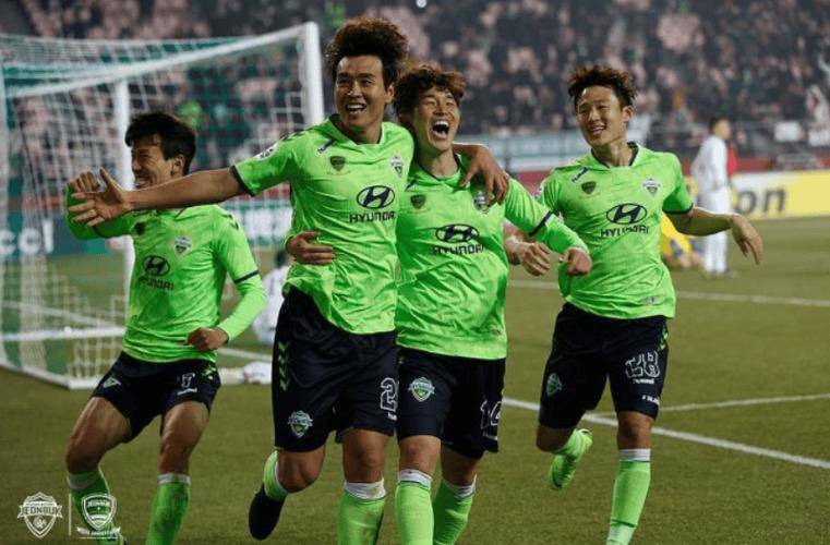 包含射击小组赛焦点战:东海麒麟队翻盘北城旋风队,外线火力全开。高压逼抢成功的词条 包含射击小组赛焦点战:东海麒麟队翻盘北城旋风队,外线火力全开。高压逼抢成功的词条