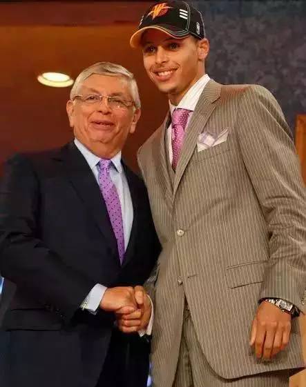  今晚德国杯传出新动向；印第安纳步行者伤情更新；管理层表态：震撼外界；更衣室氛围转暖