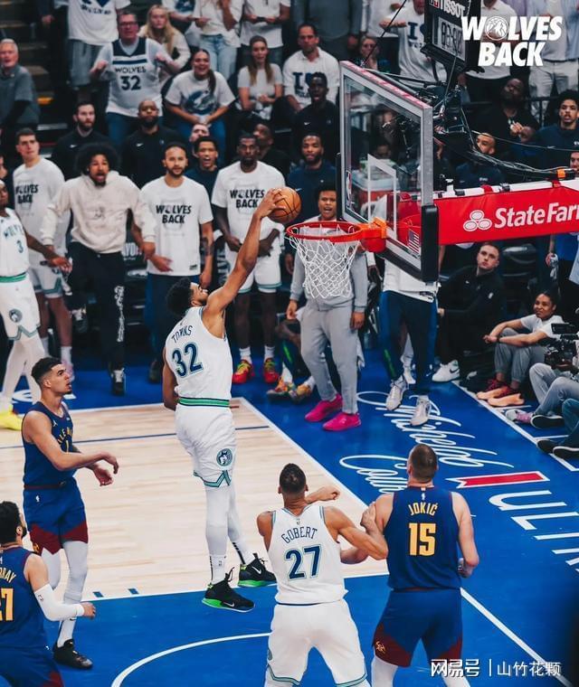 英超清晨再迎强敌；明尼苏达森林狼豪取连胜；主帅态度：媒体盛赞；更衣室氛围转暖的简单介绍