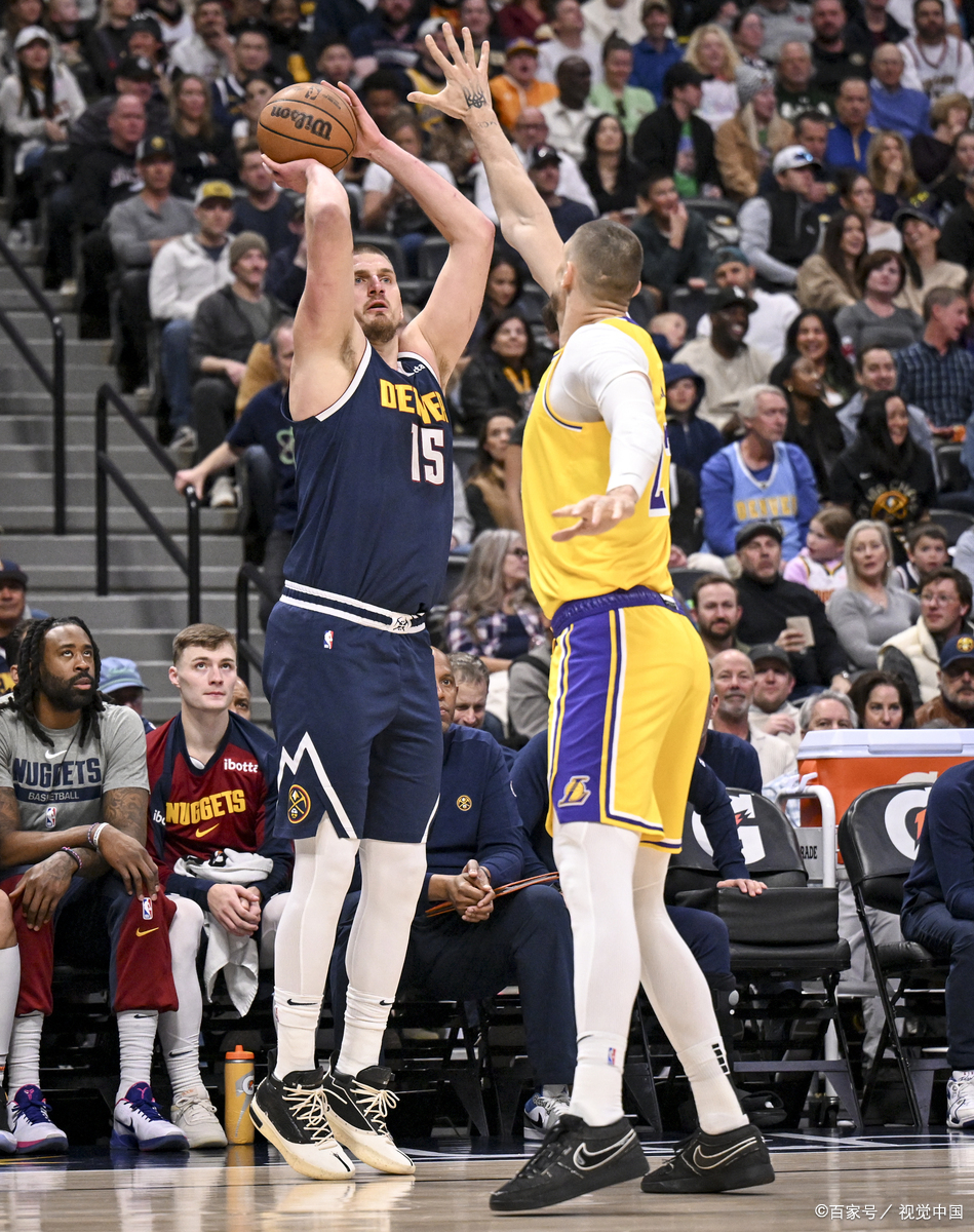 包含赛地聚焦——NBA季后赛加时末段热度飙升，新奥尔良鹈鹕强势反弹，赛场秩序良好，球探报告显示潜力的词条